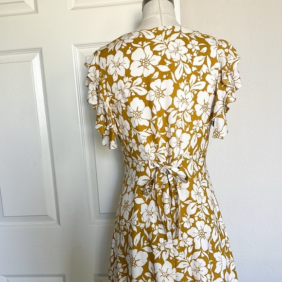 Tularosa Marshall Dress in Marigold Floral Mini Small V-neck Button Down - Picture 10 of 12